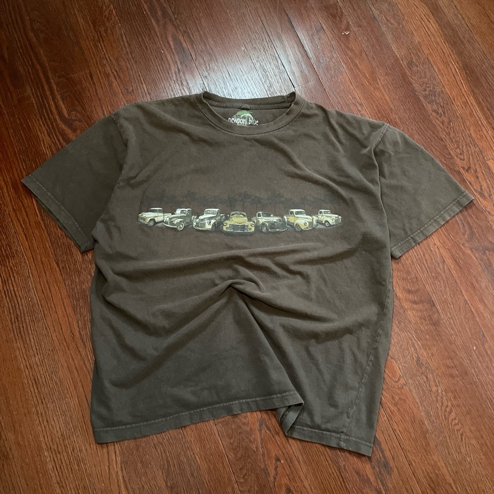 Vintage Newport Blue Brown Classic Car Graphic Tee